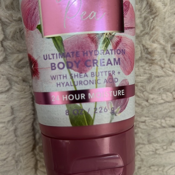 Sweet Pea Ultimate Hydration Body Cream 8oz, Bath & Body Works, New unopened - Picture 5 of 16